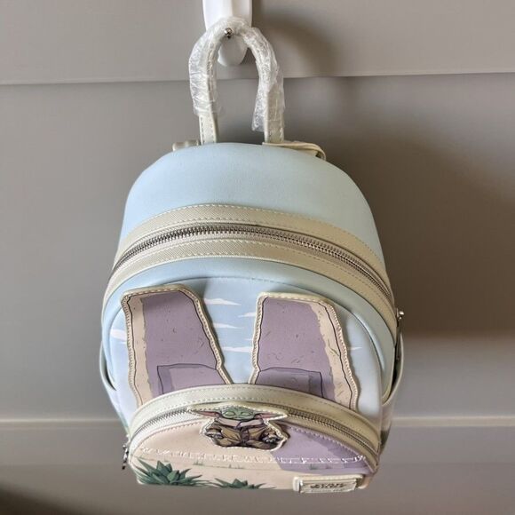 Star Wars Loungefly Mini Backpack Mandalorian Grogu Glow in the Dark Travel NEW - Picture 9 of 16